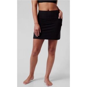 Athleta Salutation Stash Pocket 16.5” Skort Size Small